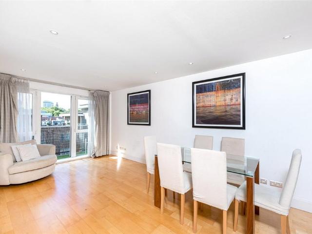 Flat for sale in Greater London