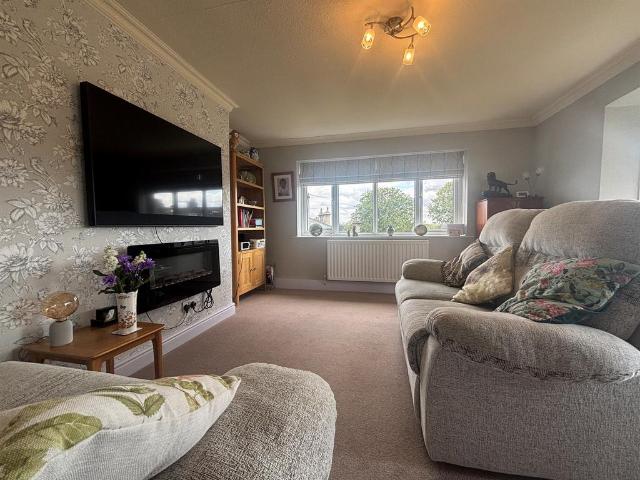 Flat for sale in Hipperholme, West Yorkshire