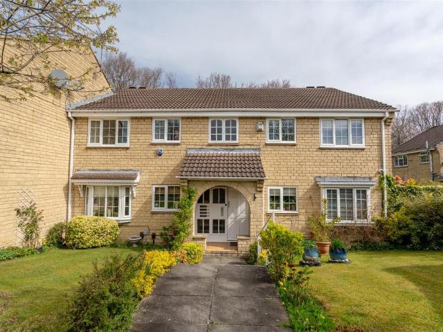 Flat for sale in Wigton Moor, Roundhay