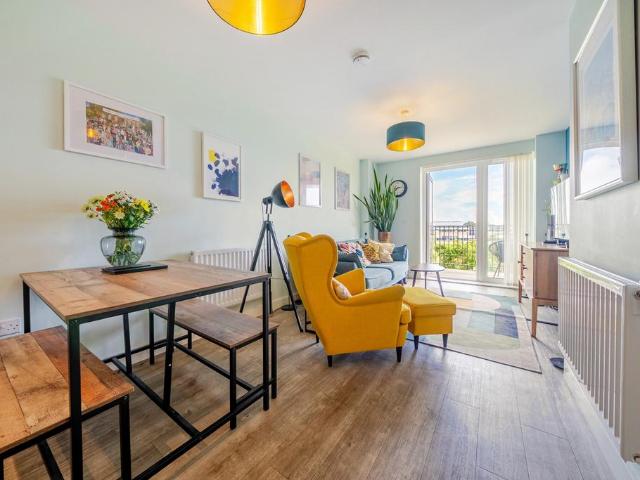 Flat for sale in Crystal Palace, Greater London