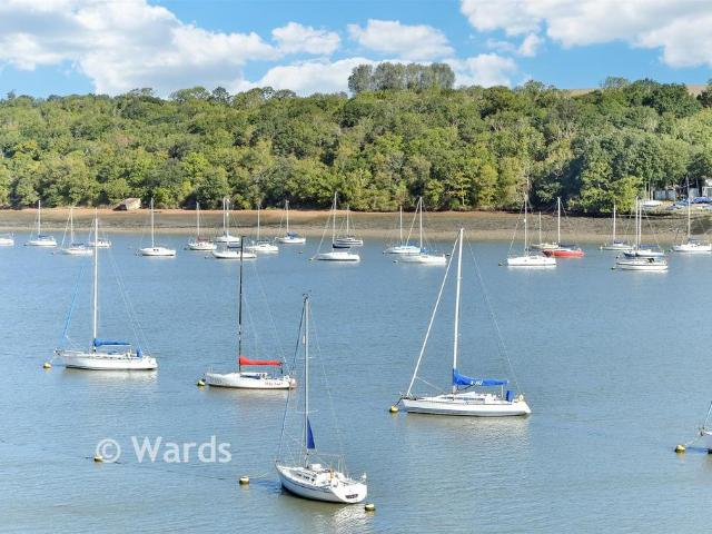 Flat for sale in St. Marys Island, Gillingham
