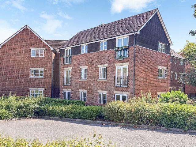 Flat for sale in Oakhill, Milton Keynes