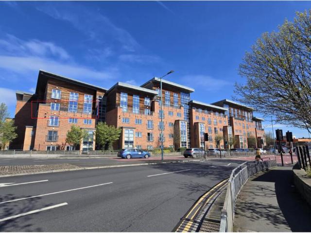 Flat for sale in Belle Isle, Wakefield