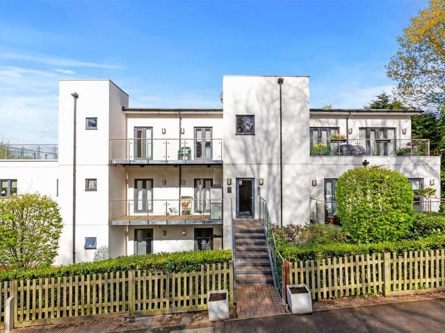 Flat for sale in Sevenoaks, The Butts
