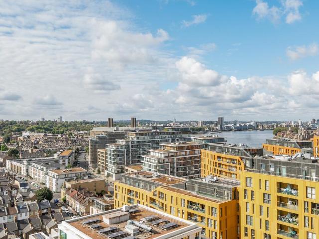 Flat for sale in Royal Borough of Greenwich, Greater London