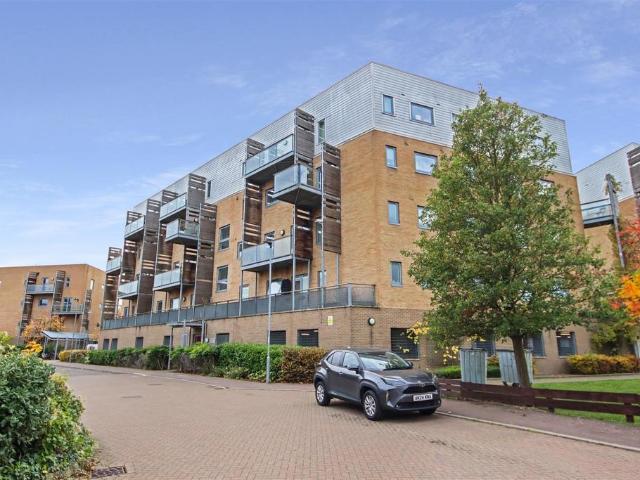 Flat for sale in Arbury, Cambridgeshire
