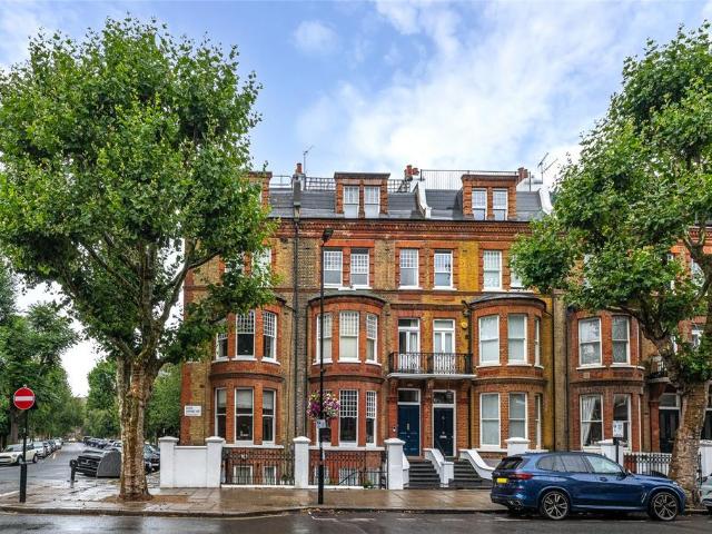 Flat for sale in Kensal Town, Greater London