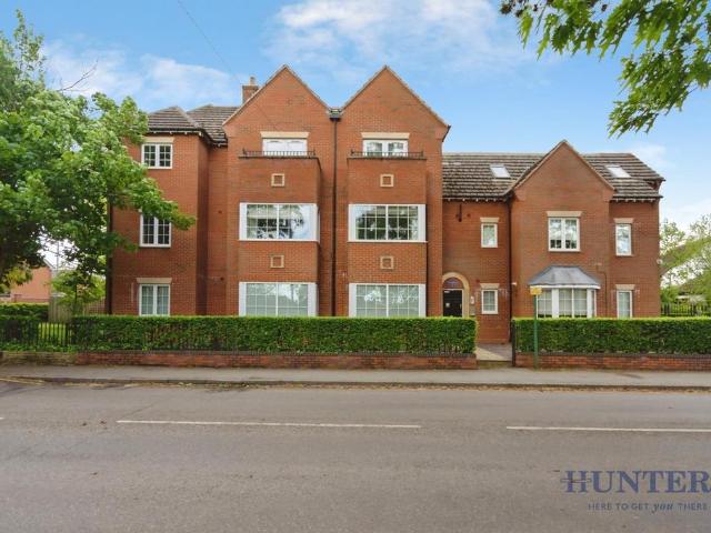 Flat for sale in Blossomfield, West Midlands