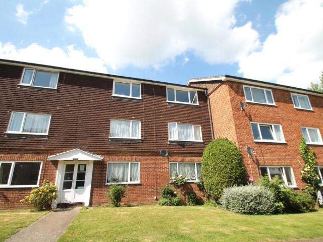 Flat for sale in Red Hill, Surrey