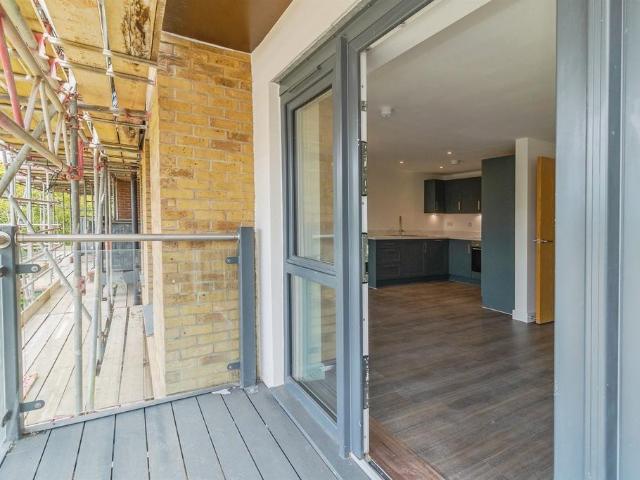 Flat for sale in Monkston Park, Milton Keynes