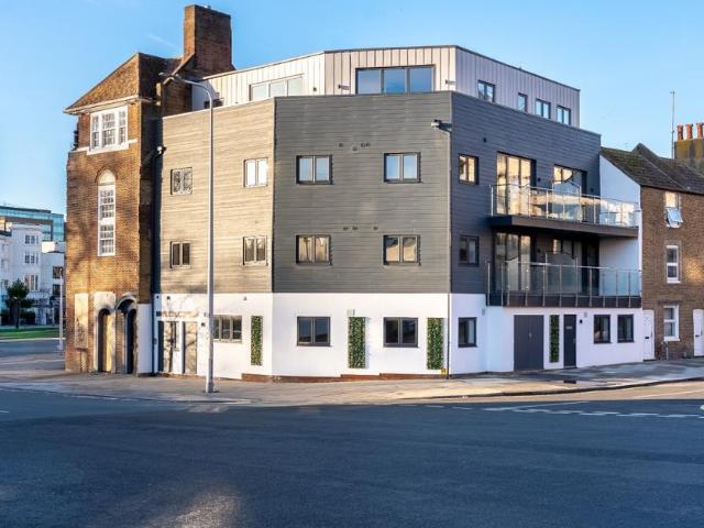 Flat for sale in Round Hill, Isle Of Man