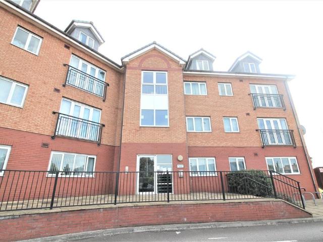 Flat for sale in Orrell Park, Calderstones