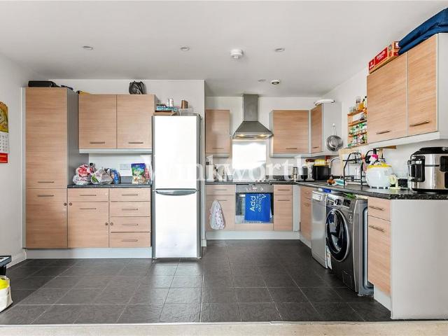 Flat for sale in Hale Village, Tottenham Hale