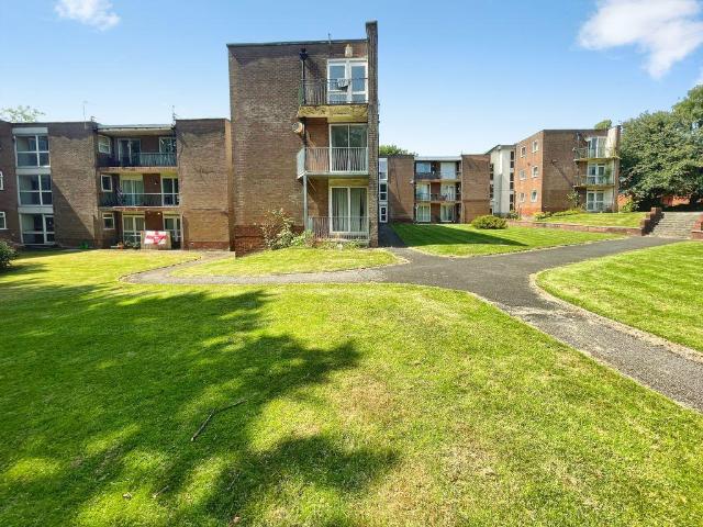 Flat for sale in Lee Bank, Greater Manchester