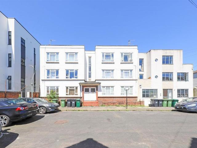 Flat for sale in Aldrington