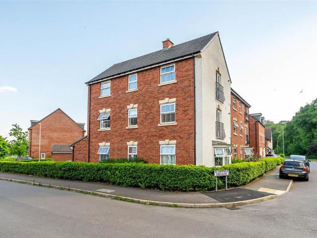 Flat for sale in Doseley, Telford
