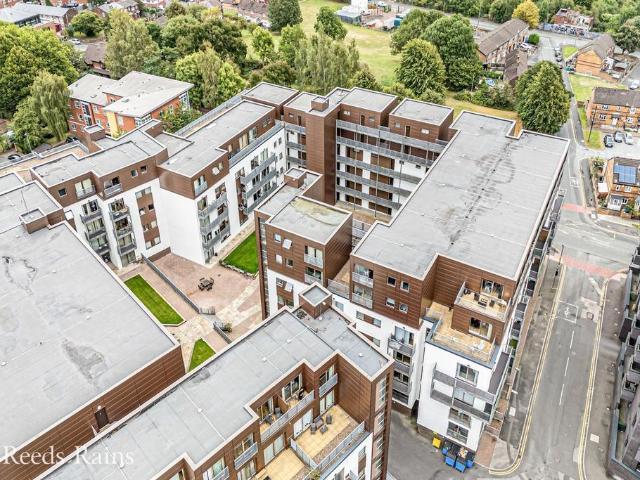 Flat for sale in Ardwick, Manchester