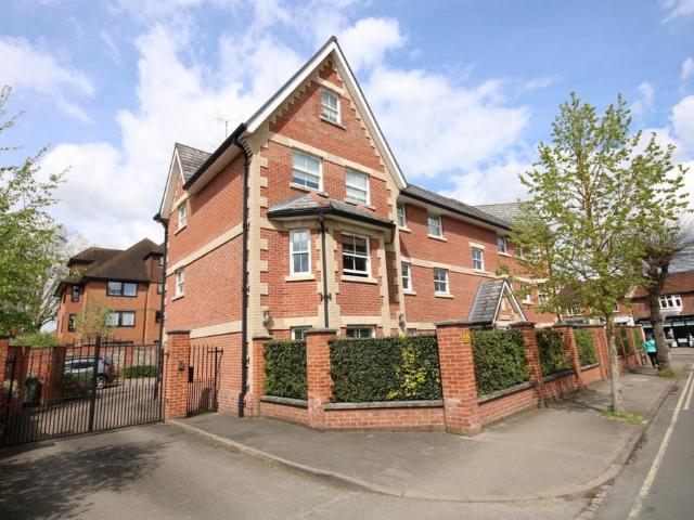 Flat for sale in Henley-on-Thames, Berrick Salome