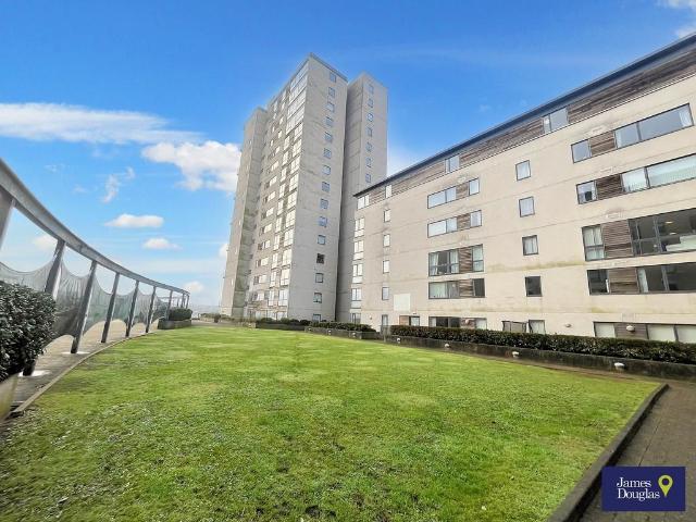 Flat for sale in Cardiff Bay, Falcon Lodge
