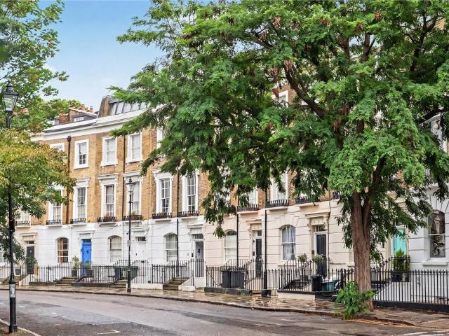 Flat for sale in Barnsbury, Greater London