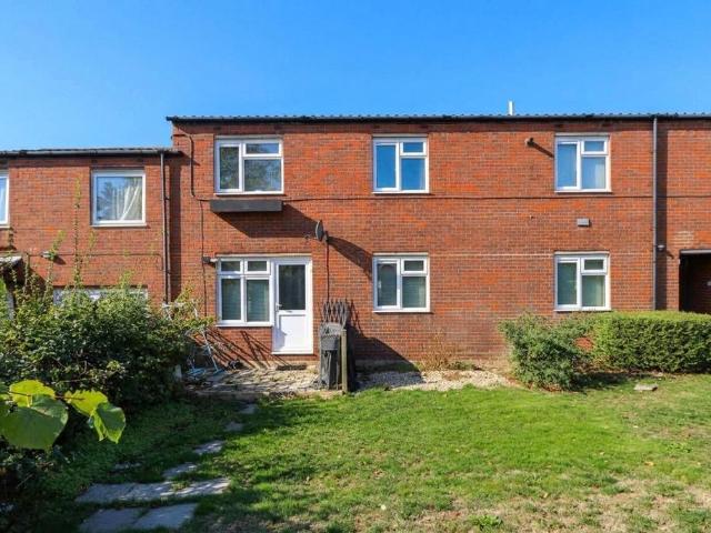 Flat for sale in Springfield, Milton Keynes