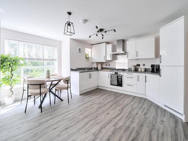 Flat for sale in Monkston Park, Milton Keynes