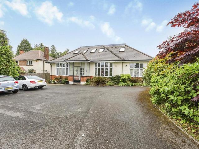 Flat for sale in Oakley, Merley