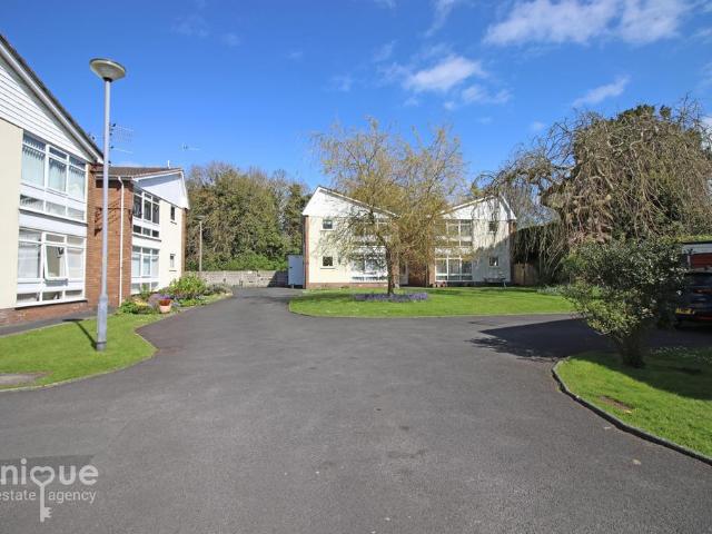 Flat for sale in Cabus, Lancashire