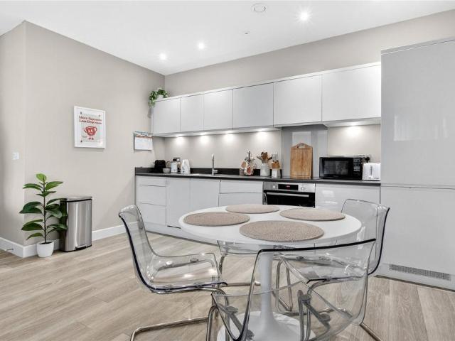 Flat for sale in Bracknell, Bracknell Forest