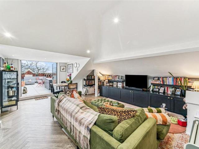 Flat for sale in Springfield Village, Greater London
