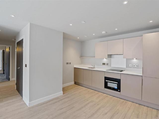 Flat for sale in Slough