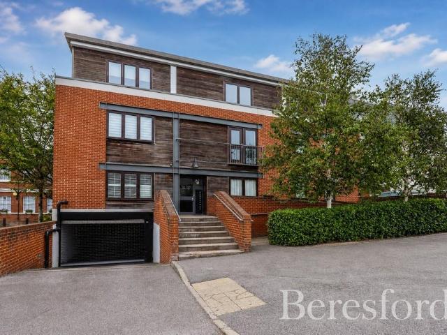 Flat for sale in London Borough of Havering, Greater London