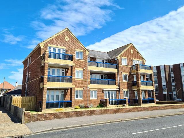 Flat for sale in Lee-on-the-Solent, Middlecroft