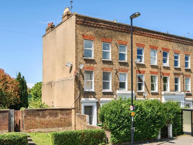 Flat for sale in Greater London
