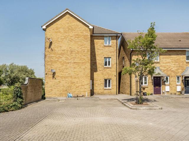 Flat for sale in Rodbourne, Swindon