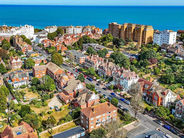 Flat for sale in Eastbourne, East Sussex
