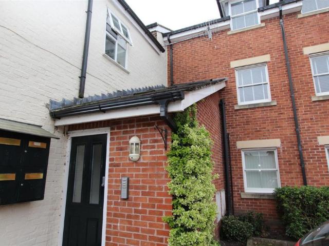Flat for sale in Oughtrington, Warrington