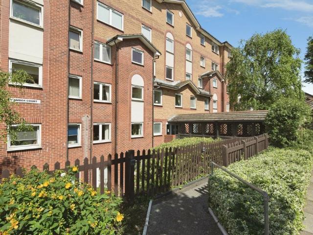 Flat for sale in Brunswick