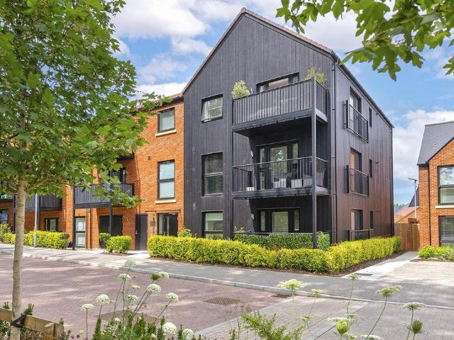 Flat for sale in Bourne Vale, Kent