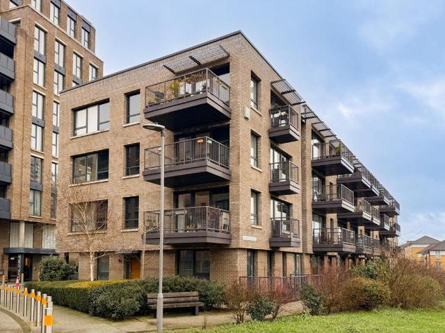 Flat for sale in London Borough of Lewisham, Greater London