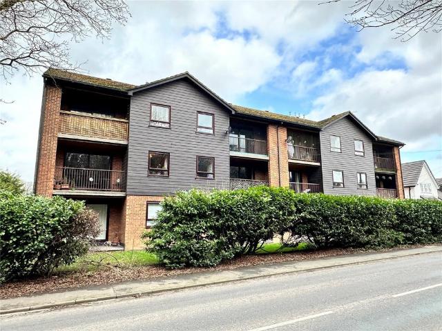 Flat for sale in Pilgrims' Hatch, Navestock Side