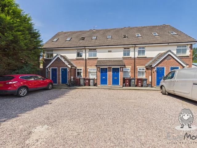 Flat for sale in Huyton, Knowsley