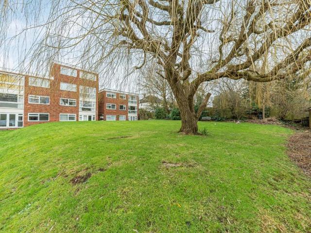Flat for sale in Beckenham, Greater London