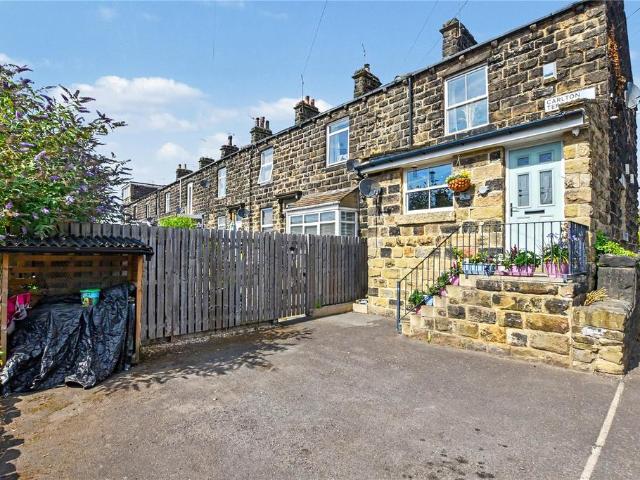 Flat for sale in Rufford Park, Yeadon