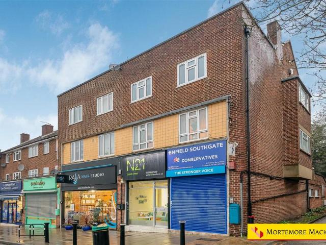 Flat for sale in Southgate, Oakwood