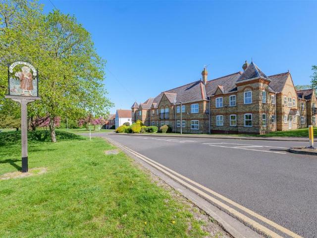 Flat for sale in Peterborough