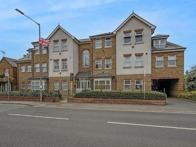 Flat for sale in Bocking, Chipping Hill