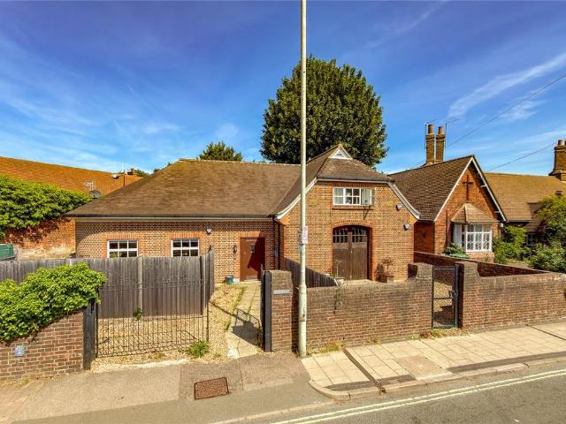 Flat for sale in St Albans, Five Acres