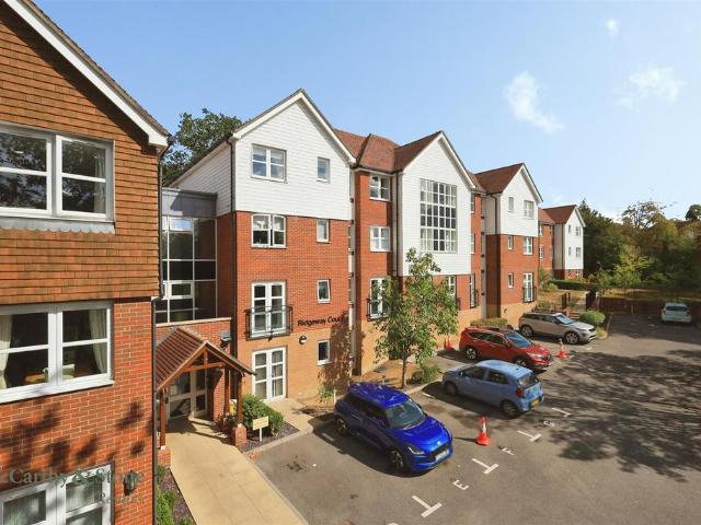 Flat for sale in Cross In Hand, East Sussex