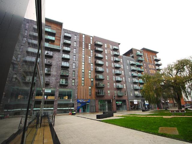 Flat for sale in Fernhill, Bury